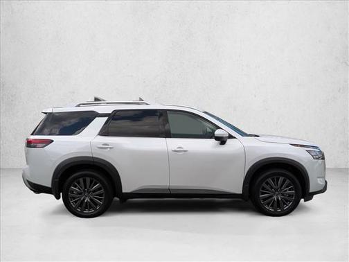 Everest White Pearl Tricoat 2025 Nissan Pathfinder SL 4WD