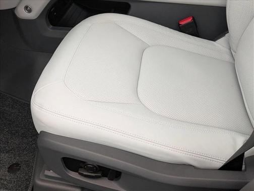 2026 Land Rover Defender P400 X-Dynamic SE