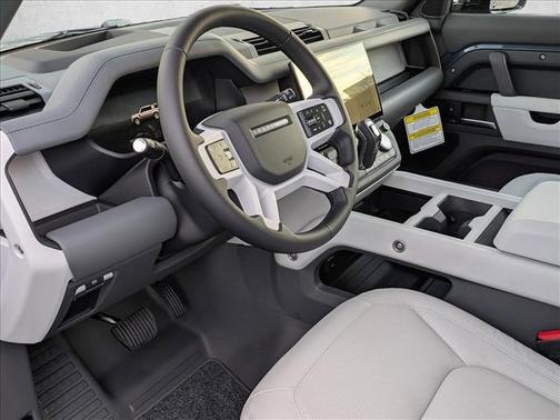 2026 Land Rover Defender P400 X-Dynamic SE