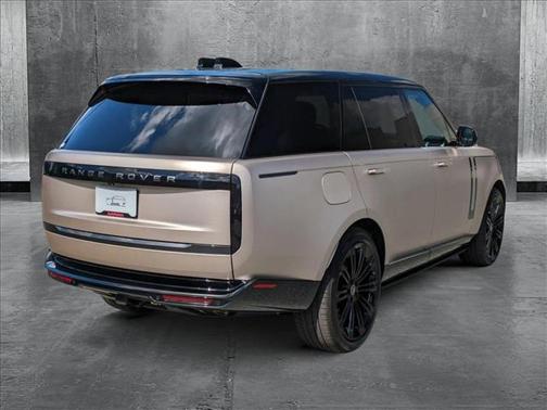 2025 Land Rover Range Rover P530 SE 7 Seat