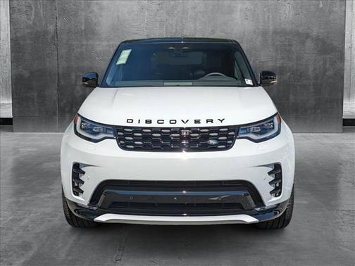 2025 Land Rover Discovery P360 Dynamic SE