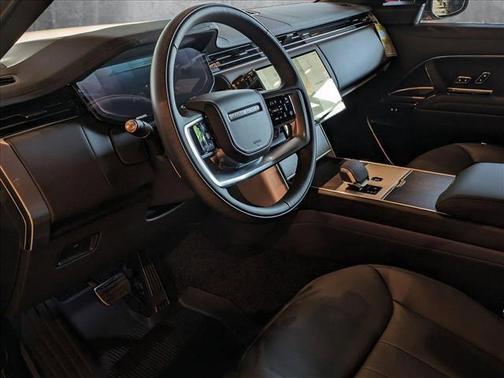 2025 Land Rover Range Rover P530 SE