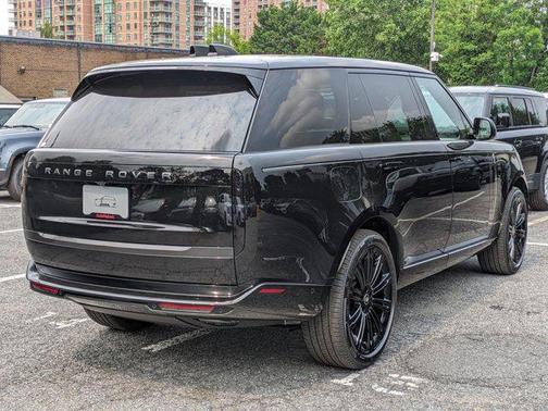 2025 Land Rover Range Rover P400 SE 7 Seat