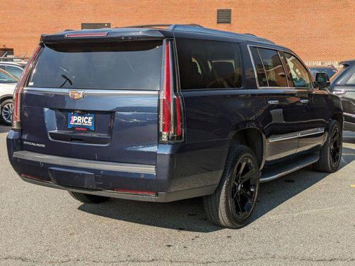 2018 Cadillac Escalade ESV Luxury