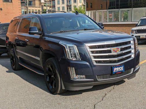 2018 Cadillac Escalade ESV Luxury