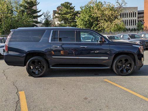 2018 Cadillac Escalade ESV Luxury