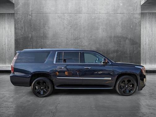2018 Cadillac Escalade ESV Luxury