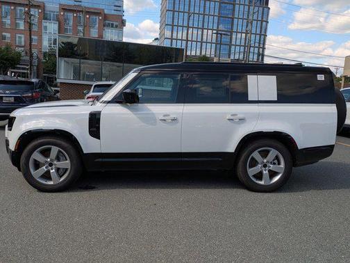 Fuji White 2026 Land Rover Defender X-Dynamic SE