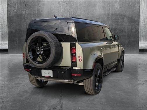 2025 Land Rover Defender X-Dynamic SE