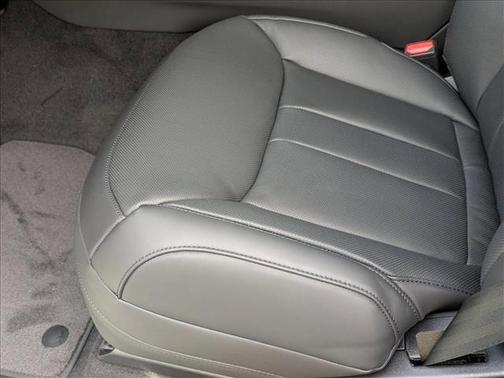 2026 Land Rover Range Rover Sport SE