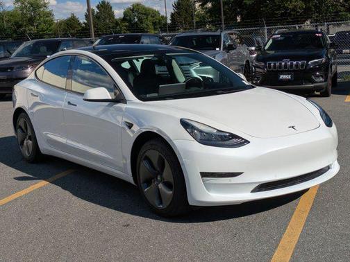 Pearl White Multi-Coat 2019 Tesla Model 3 Mid Range