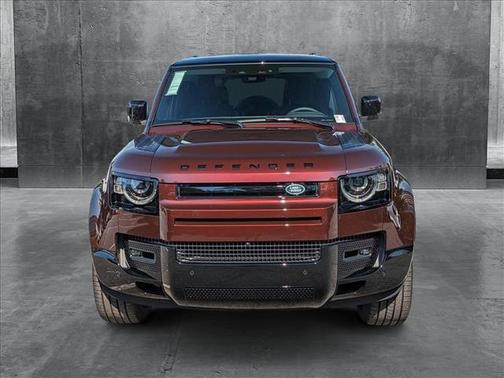 2025 Land Rover Defender 130 P400 X-Dynamic SE