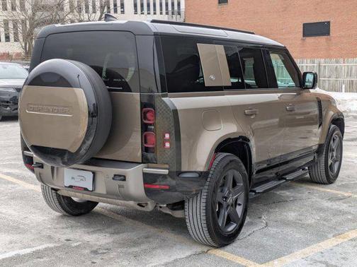 2024 Land Rover Defender 110 P400 X-Dynamic SE