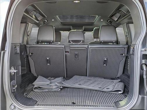 2024 Land Rover Defender 110 P400 X-Dynamic SE