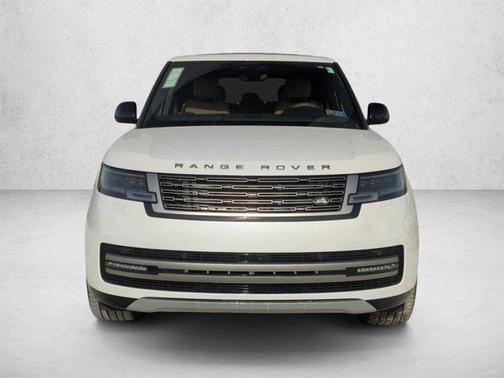 Ostuni Pearl White Premium Metallic 2026 Land Rover Range Rover P400 SE 7 Seat