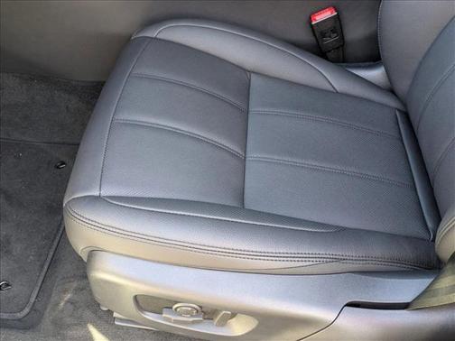 2026 Land Rover Range Rover Evoque Dynamic SE