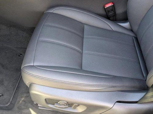 Arroios Grey Metallic 2026 Land Rover Range Rover Evoque Dynamic SE