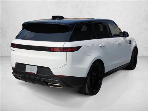 Fuji White 2026 Land Rover Range Rover Sport SE