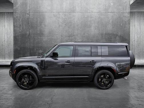 2025 Land Rover Defender V8