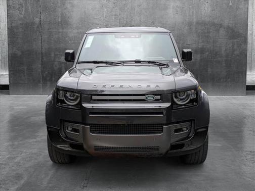 2025 Land Rover Defender V8