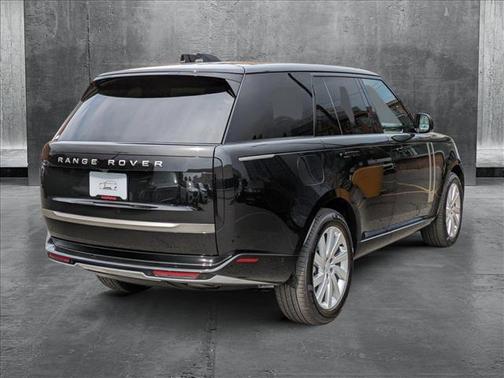 2025 Land Rover Range Rover P400 SE