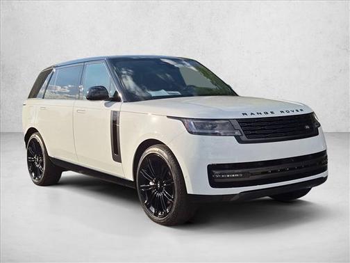 Fuji White 2027 Land Rover Range Rover SE