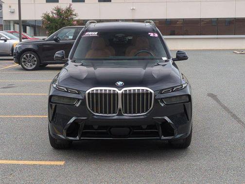 Carbon Black Metallic 2023 BMW X7 xDrive40i