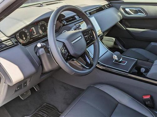 2026 Land Rover Range Rover Velar Dynamic SE