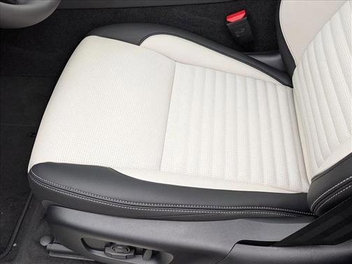 2026 Land Rover Discovery Sport Landmark