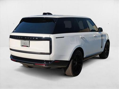 2025 Land Rover Range Rover P550e SE
