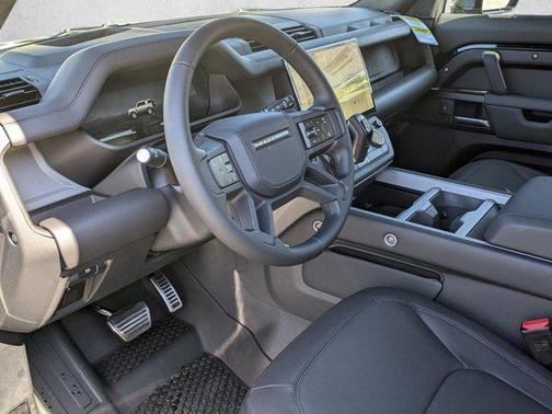 Santorini Black Metallic 2026 Land Rover Defender V8