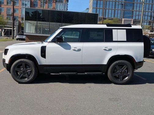 Fuji White 2026 Land Rover Defender P400 X-Dynamic SE