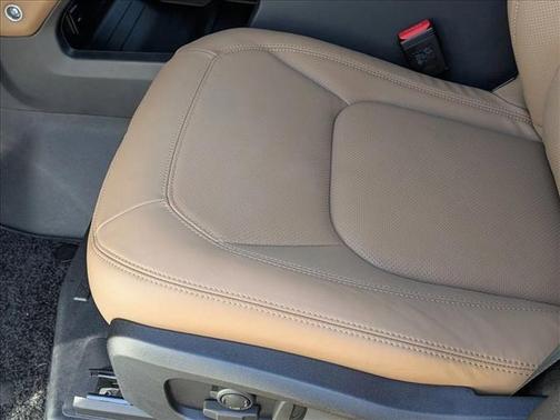 Fuji White 2026 Land Rover Defender P400 X-Dynamic SE