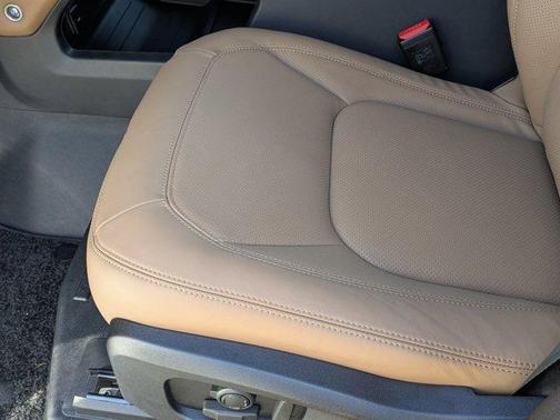 Fuji White 2026 Land Rover Defender P400 X-Dynamic SE