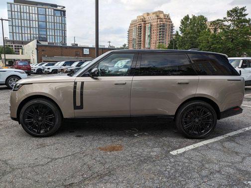 2025 Land Rover Range Rover P400 SE 7 Seat