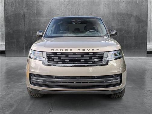 2025 Land Rover Range Rover P400 SE 7 Seat