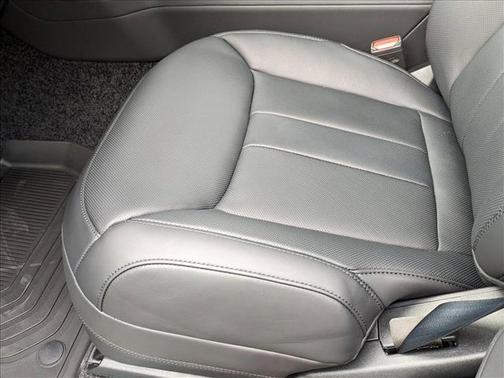 2025 Land Rover Range Rover P400 SE 7 Seat