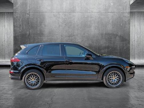2017 Porsche Cayenne Platinum Edition