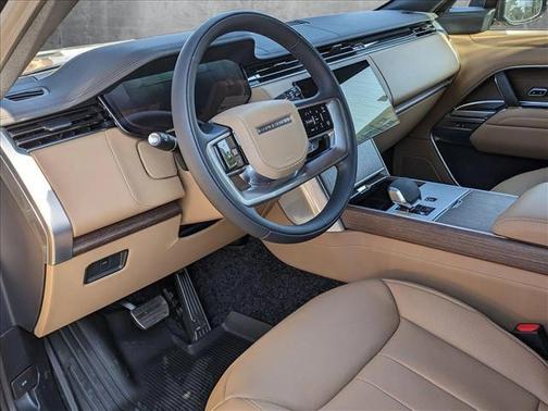 2025 Land Rover Range Rover P530 SE