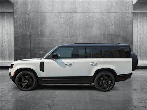 2025 Land Rover Defender 130 P400 X-Dynamic SE