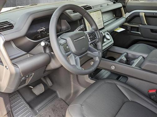 2025 Land Rover Defender 130 P400 X-Dynamic SE