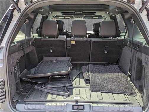 2024 Land Rover Discovery P360 Dynamic SE