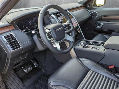 2024 Land Rover Discovery P360 Dynamic SE