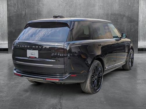 2025 Land Rover Range Rover P530 SE 7 Seat