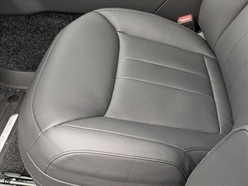 Eiger Grey Metallic 2026 Land Rover Range Rover P400 SE 7 Seat