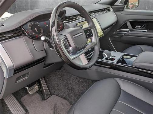 2025 Land Rover Range Rover P400 SE