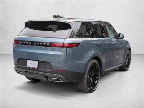 Giola Green Metallic 2026 Land Rover Range Rover Sport SE