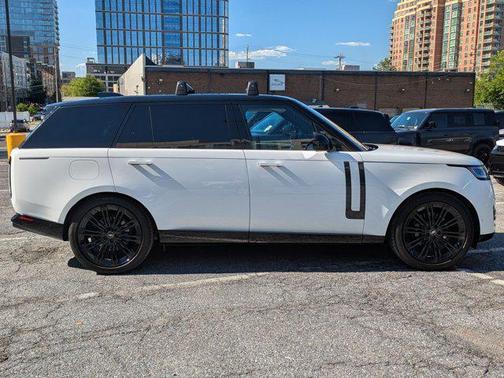 Fuji White 2025 Land Rover Range Rover P400 SE 7 Seat