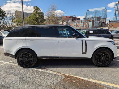 Fuji White 2025 Land Rover Range Rover P400 SE 7 Seat