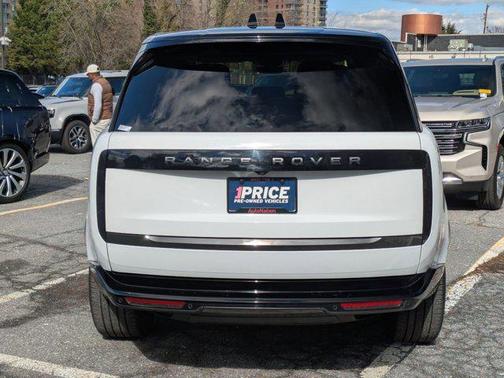 Fuji White 2025 Land Rover Range Rover P400 SE 7 Seat